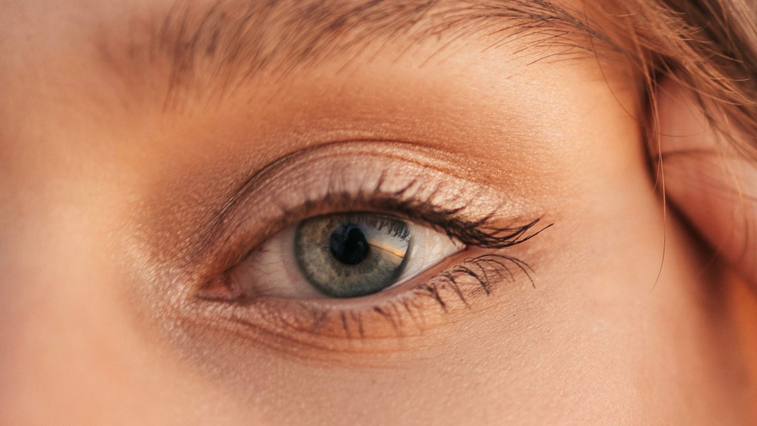 How to Regrow Sparse Eyebrows: Causes, Treatments and What Works
